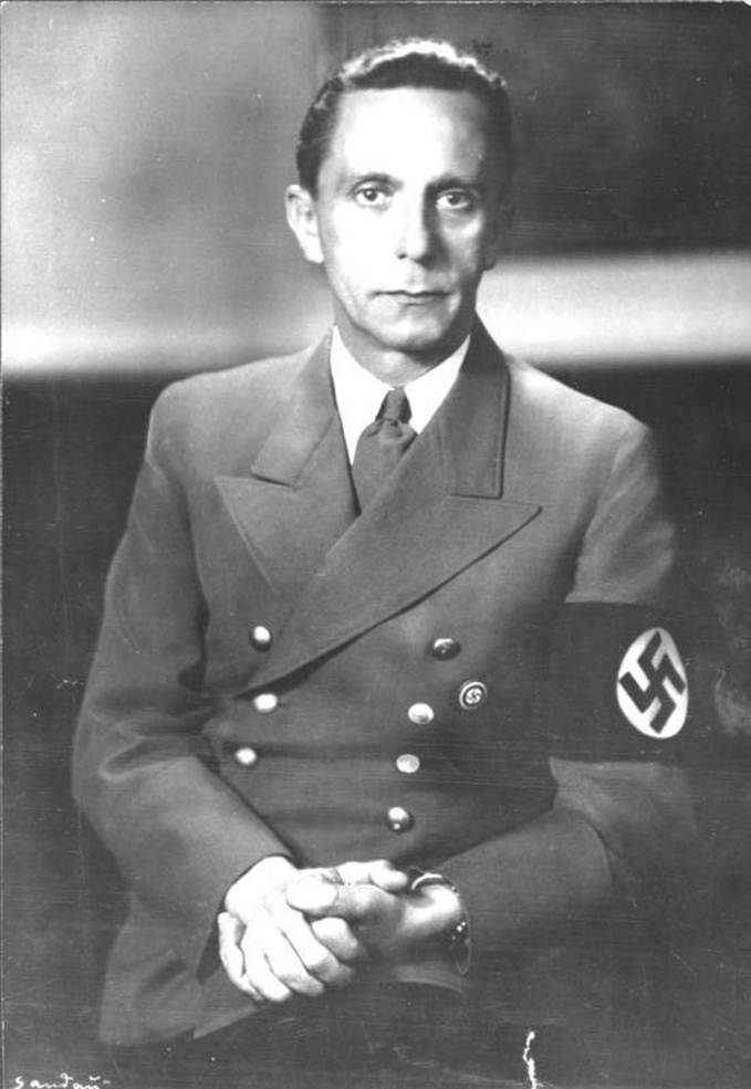 Description: D:\Users\MichaelN\Pictures\_Temp\Germany\Paul Joseph Goebbels\Bundesarchiv_Bild_183-1989-0821-502,_Joseph_Goebbels.jpg