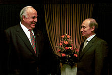 Description: Description: Description: Description: http://upload.wikimedia.org/wikipedia/commons/thumb/6/6f/Vladimir_Putin_with_Helmut_Kohl-1.jpg/220px-Vladimir_Putin_with_Helmut_Kohl-1.jpg