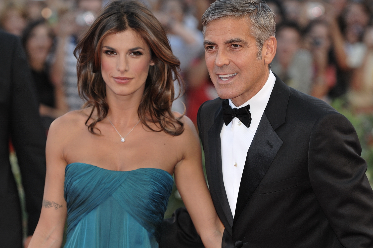 Description: Description: Description: http://upload.wikimedia.org/wikipedia/commons/b/b3/George_Clooney_Elisabetta_Canalis_66%C3%A8me_Festival_de_Venise_%28Mostra%29.jpg